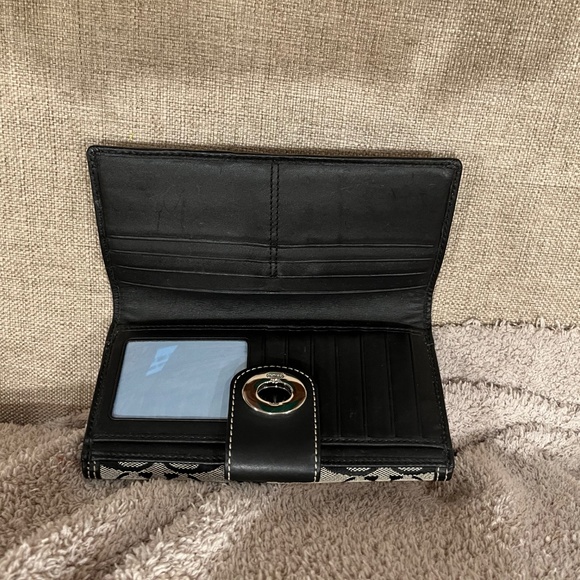 COACH Black Signature Turnlock Wallet - Picture 8 of 16